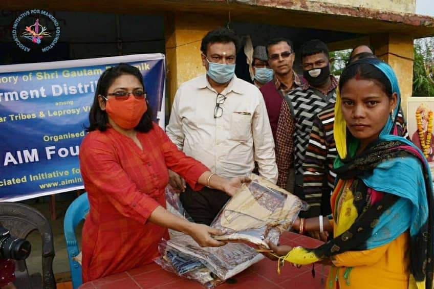 BLANKET AND GARMENT DISTRIBUTION SABAR TRIBE, PUNCHA&lt; WEST BENGAL